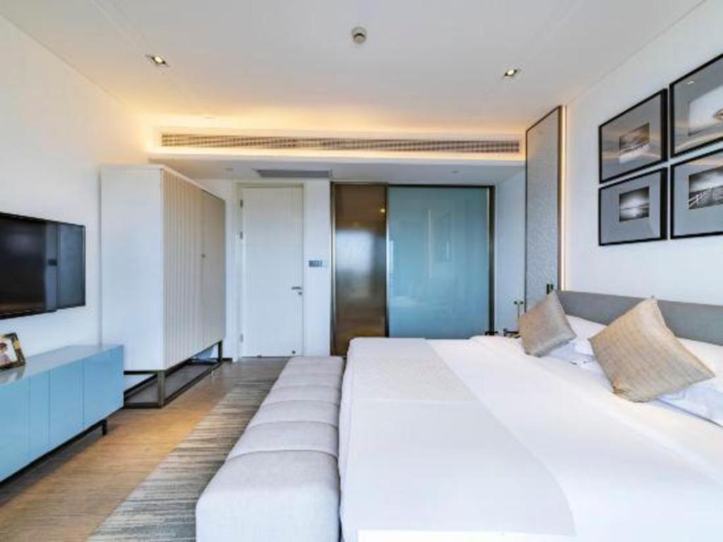 Rock Platinum Sea View Hotel Sanya Exteriör bild
