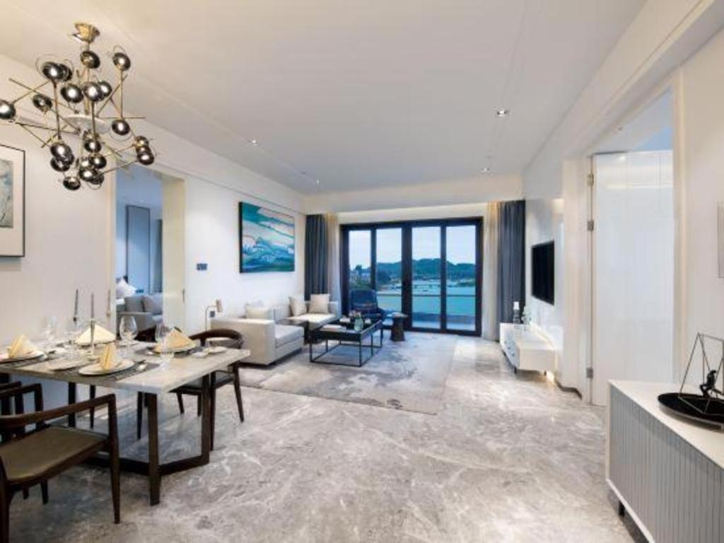 Rock Platinum Sea View Hotel Sanya Exteriör bild