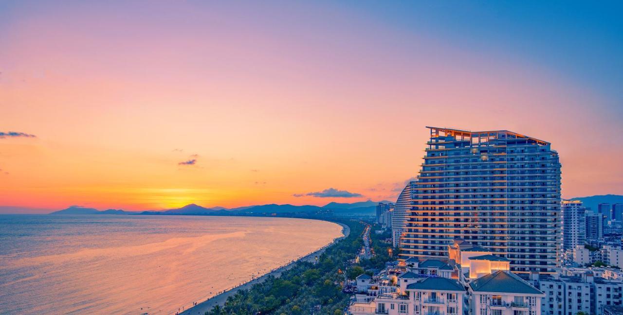 Rock Platinum Sea View Hotel Sanya Exteriör bild